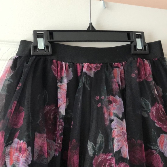 Skirt - Picture 2 of 4
